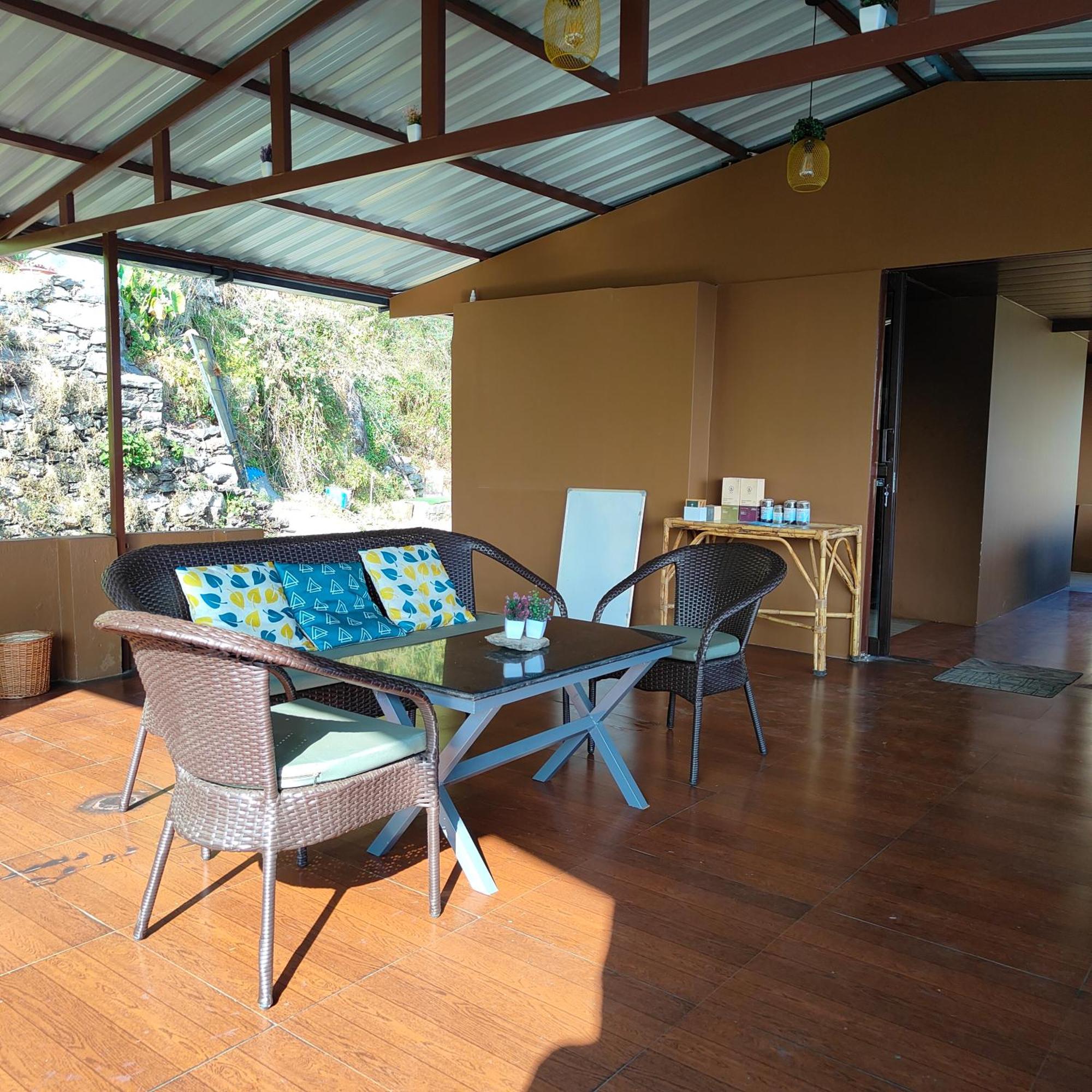Cafe Buransh Villa Sari Dış mekan fotoğraf
