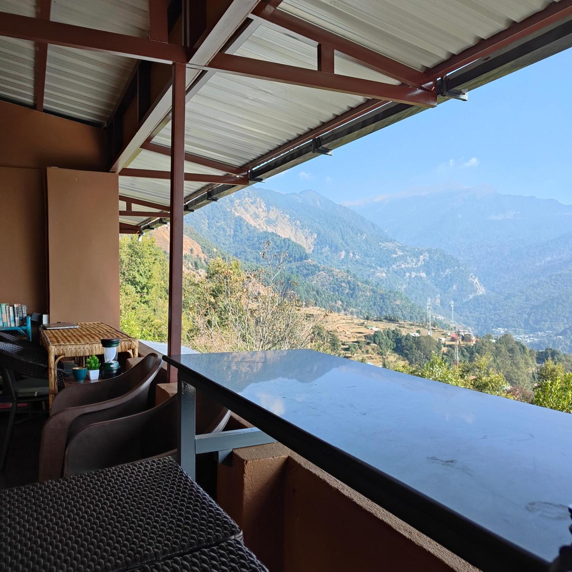 Cafe Buransh Villa Sari Dış mekan fotoğraf