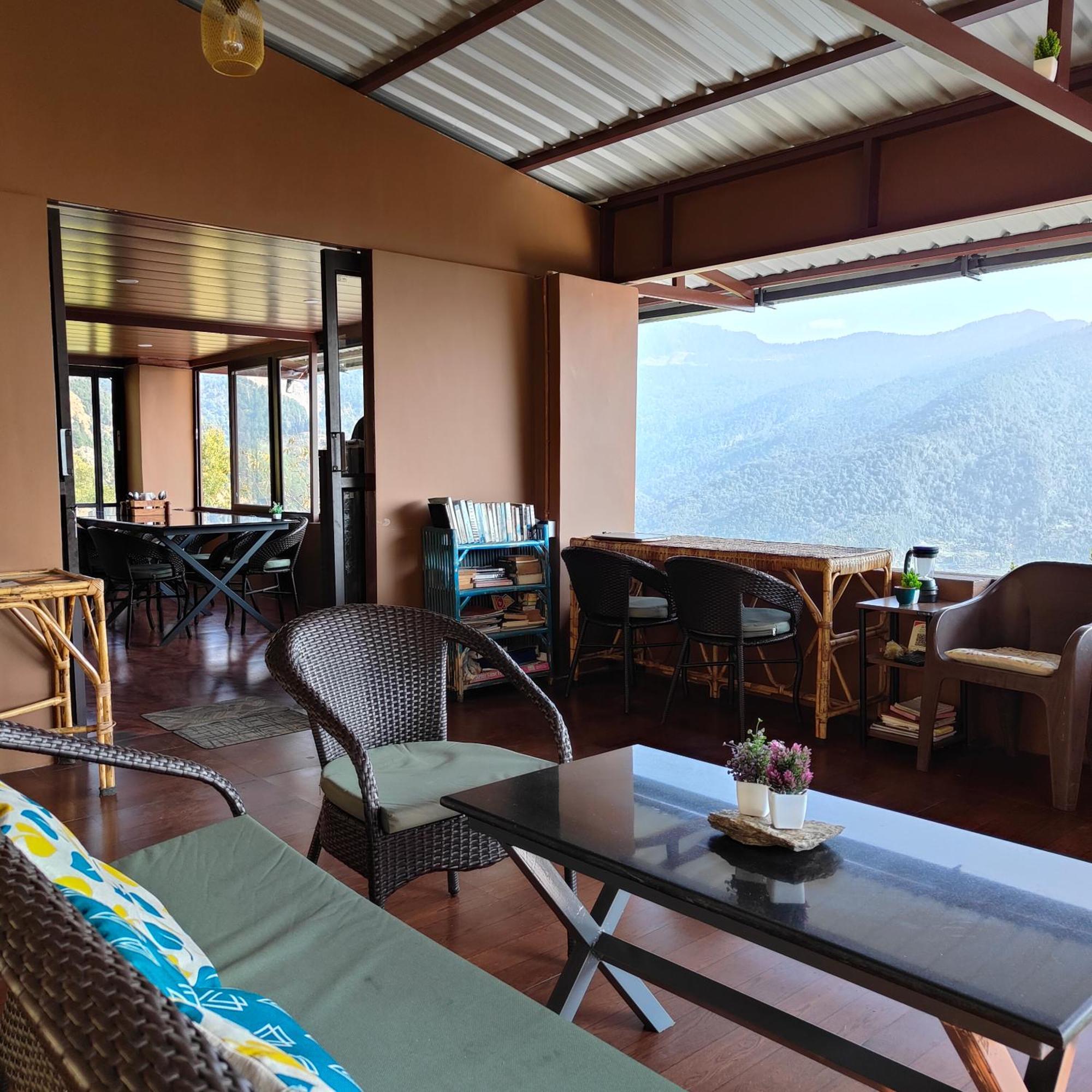 Cafe Buransh Villa Sari Dış mekan fotoğraf