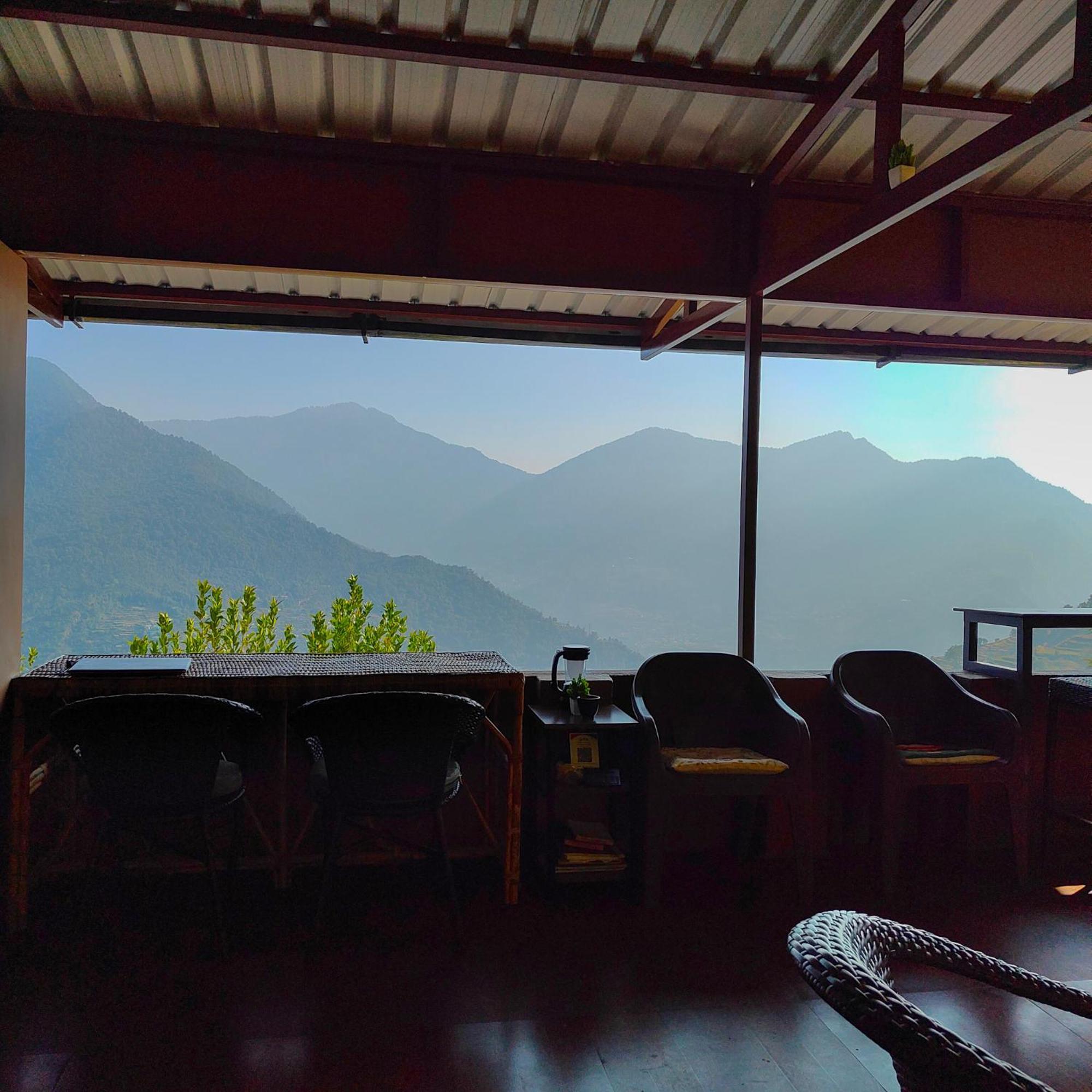 Cafe Buransh Villa Sari Dış mekan fotoğraf
