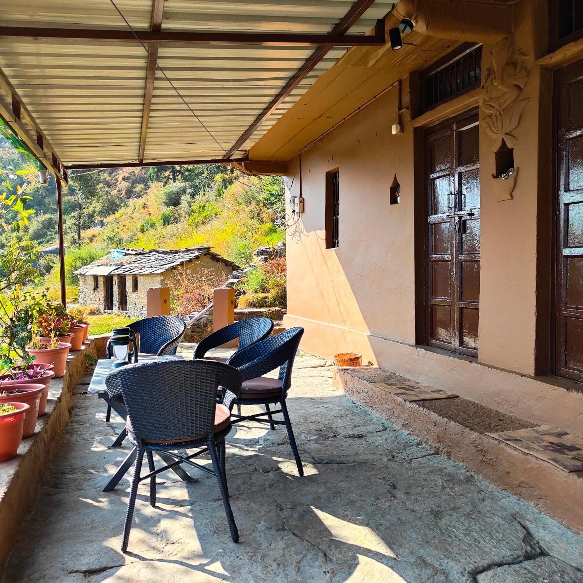 Cafe Buransh Villa Sari Dış mekan fotoğraf
