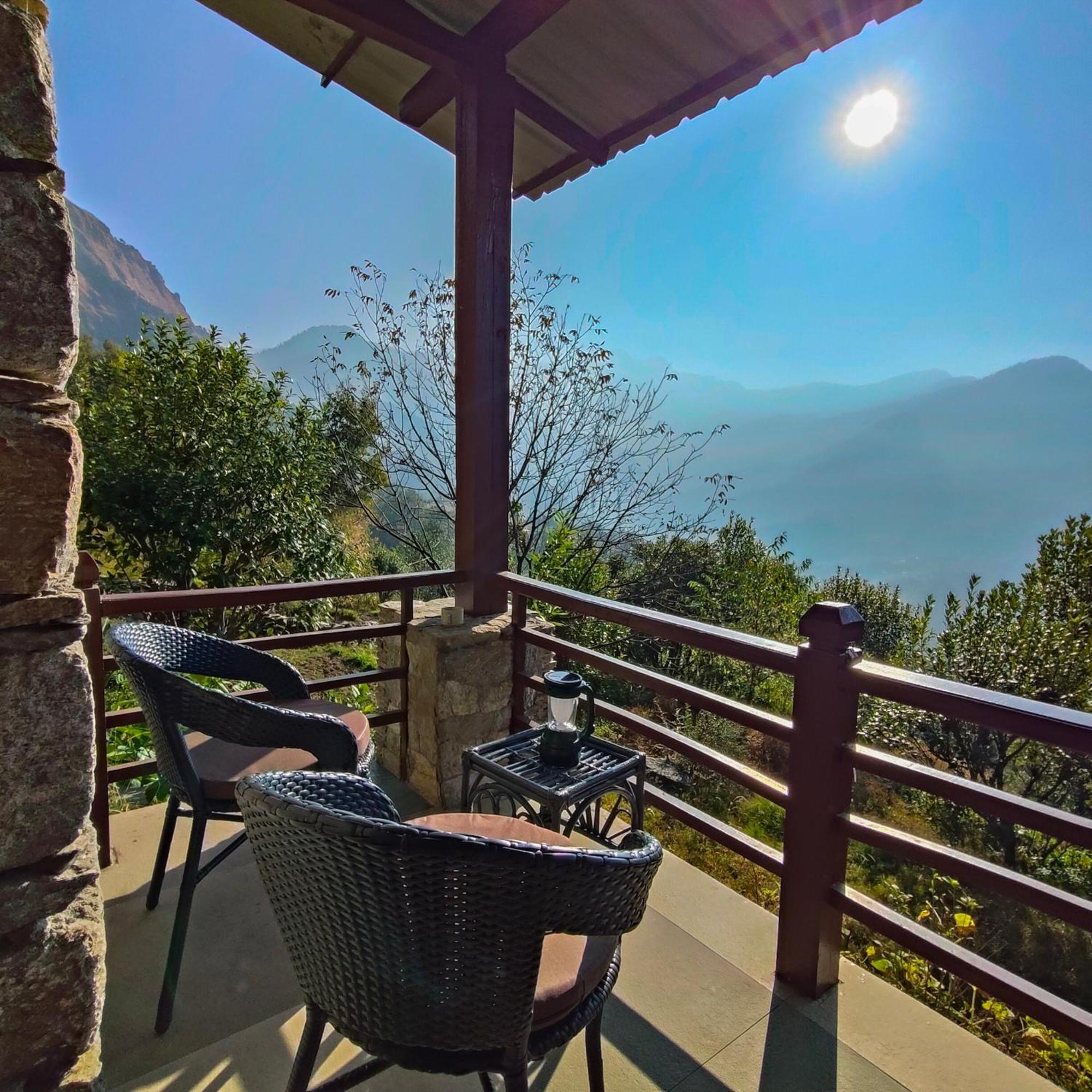 Cafe Buransh Villa Sari Dış mekan fotoğraf